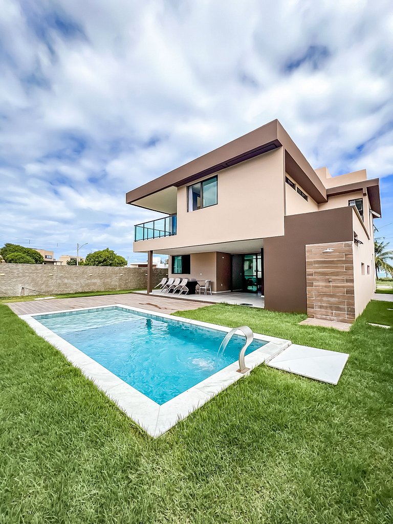 Casa com 4 suítes, piscina, a 20m do mar| Milagres