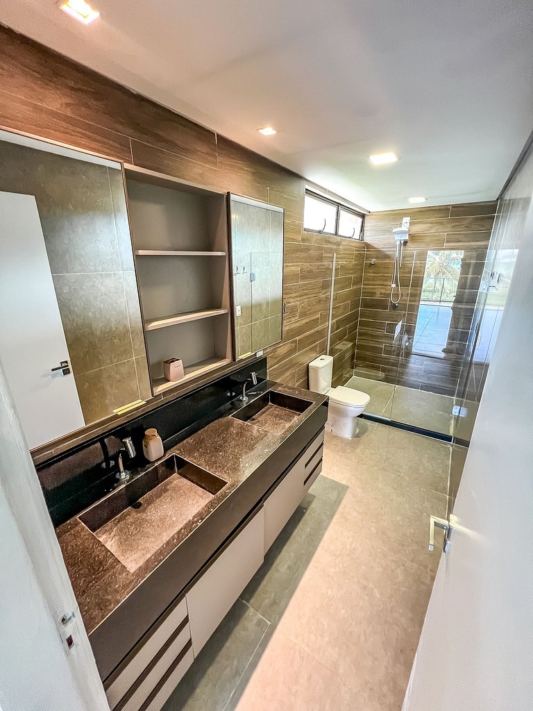 Casa com 4 suítes, piscina, a 20m do mar| Milagres