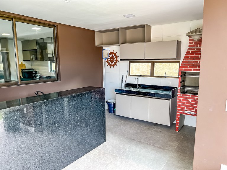 Casa com 4 suítes, piscina, a 20m do mar| Milagres