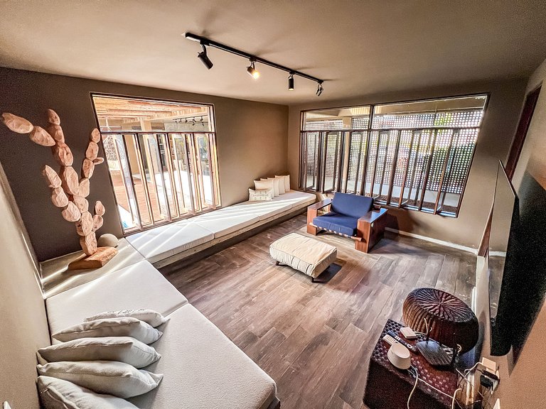 Casa com Ofurô, Piscina Aquecida e Cozinheira