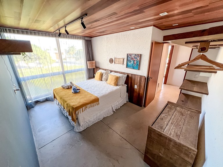 Casa com piscina aquecida, cozinheira, 30m do mar