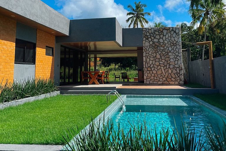 Casa em Milagres| 3 suítes, área gourmet, piscina