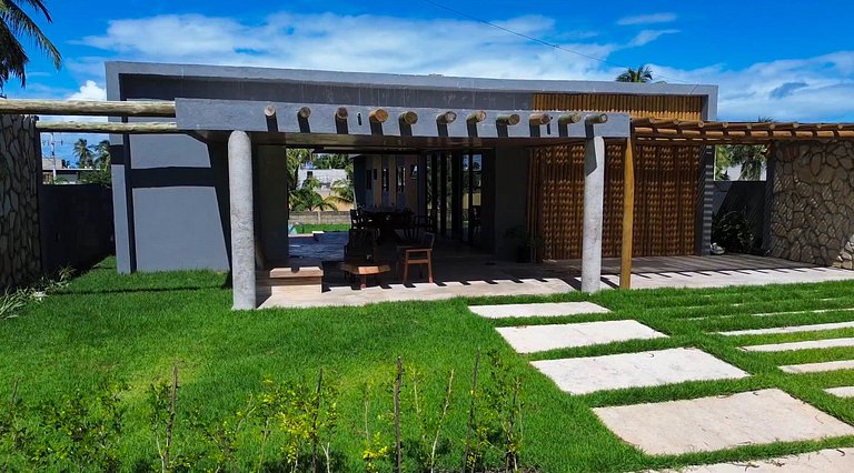 Casa em Milagres| 3 suítes, área gourmet, piscina
