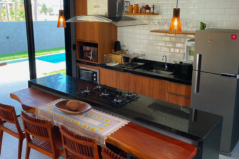 Casa em Milagres| 3 suítes, área gourmet, piscina