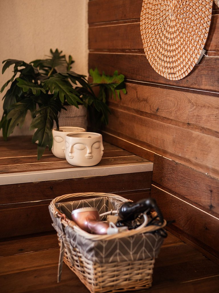 Casa com 5 suítes, sauna, piscina e área gourmet