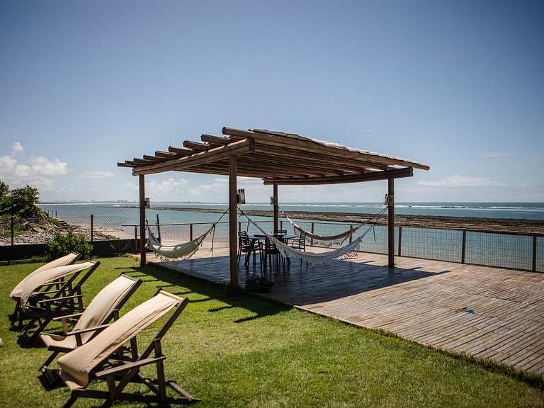 Casa com 5 suítes, sauna, piscina e área gourmet