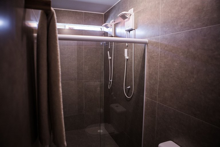 Casa com 5 suítes, sauna, piscina e área gourmet