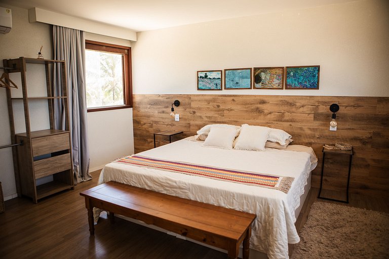 Casa com 5 suítes, sauna, piscina e área gourmet