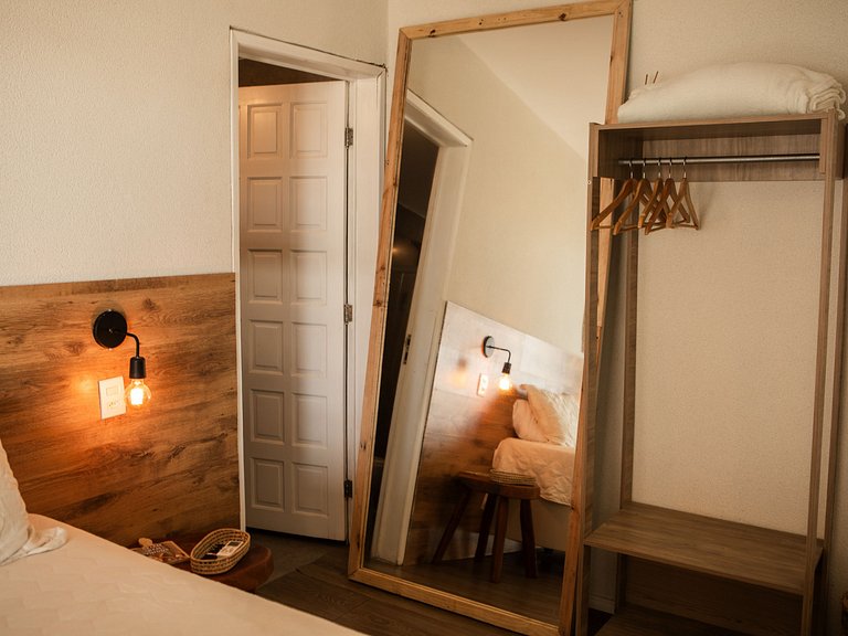 Casa com 5 suítes, sauna, piscina e área gourmet