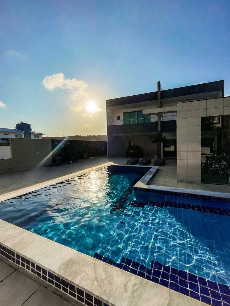 Casa com Piscina | Cond. de Luxo Perto do Mar