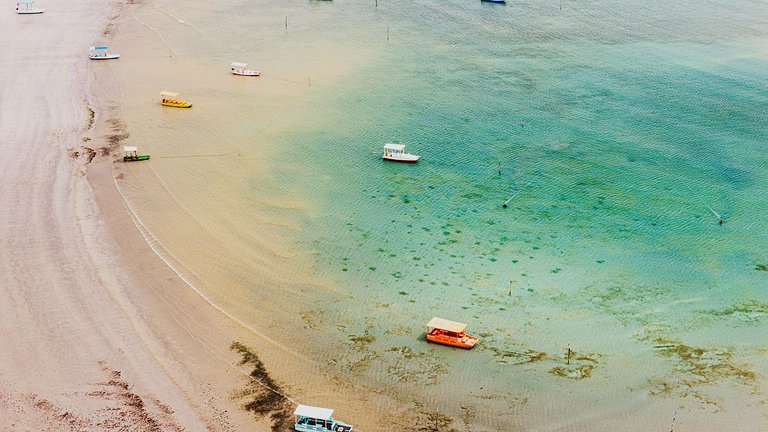 Casa com 4 suítes, piscina, a 20m do mar| Milagres