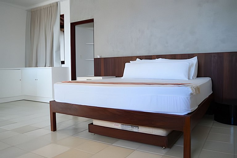 Casa Bruma |Pé na areia, encontro do rio com o mar