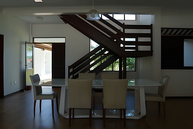 Casa Bruma |Pé na areia, encontro do rio com o mar