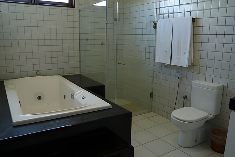 Casa Bruma |Pé na areia, encontro do rio com o mar