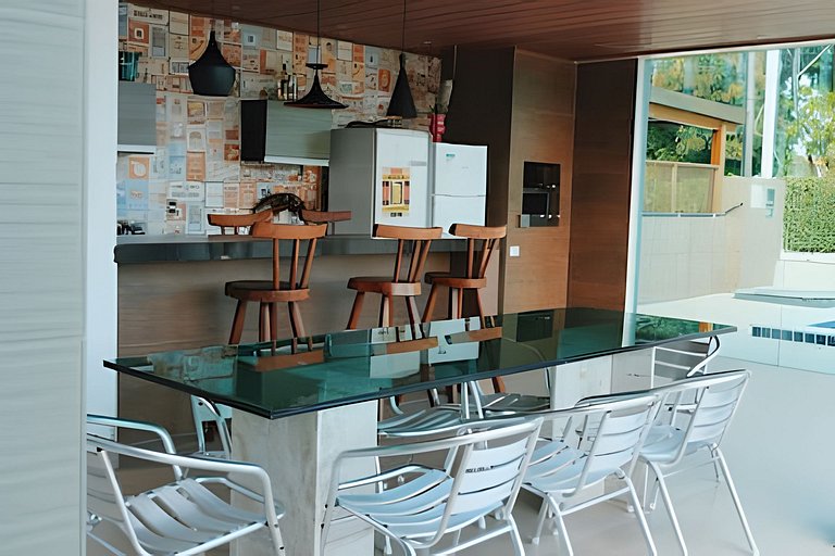 Casa com Piscina | Cond. de Luxo Perto do Mar