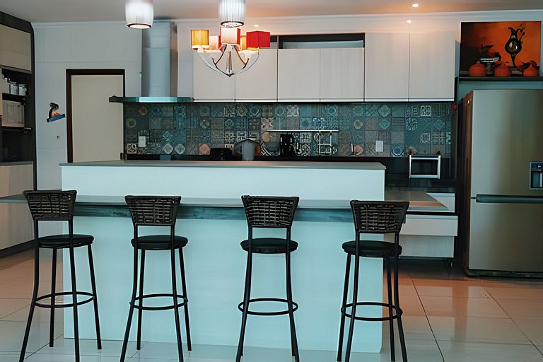 Casa com Piscina | Cond. de Luxo Perto do Mar