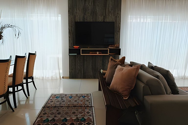 Casa com Piscina | Cond. de Luxo Perto do Mar