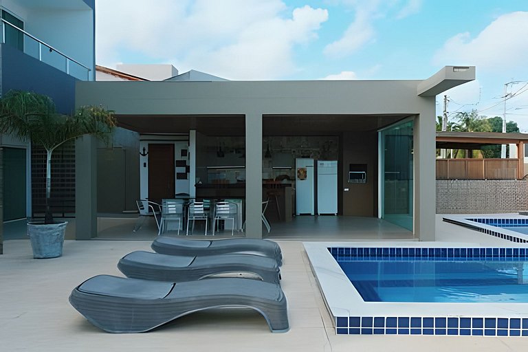 Casa com Piscina | Cond. de Luxo Perto do Mar
