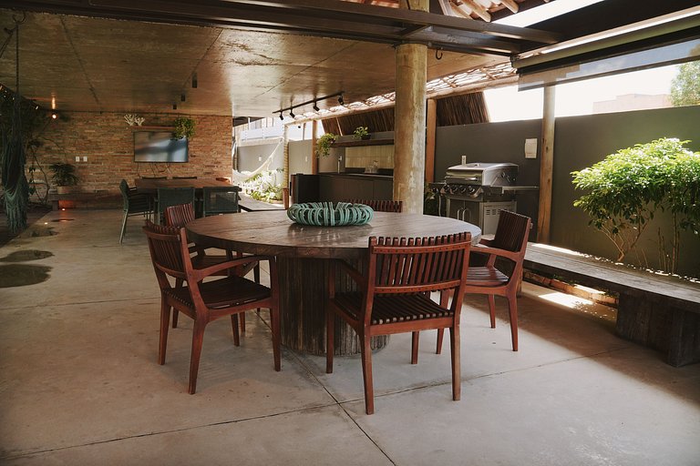 Casa com piscina aquecida, cozinheira, 30m do mar