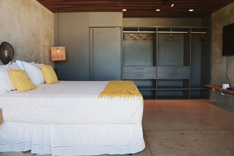 Casa com piscina aquecida, cozinheira, 30m do mar