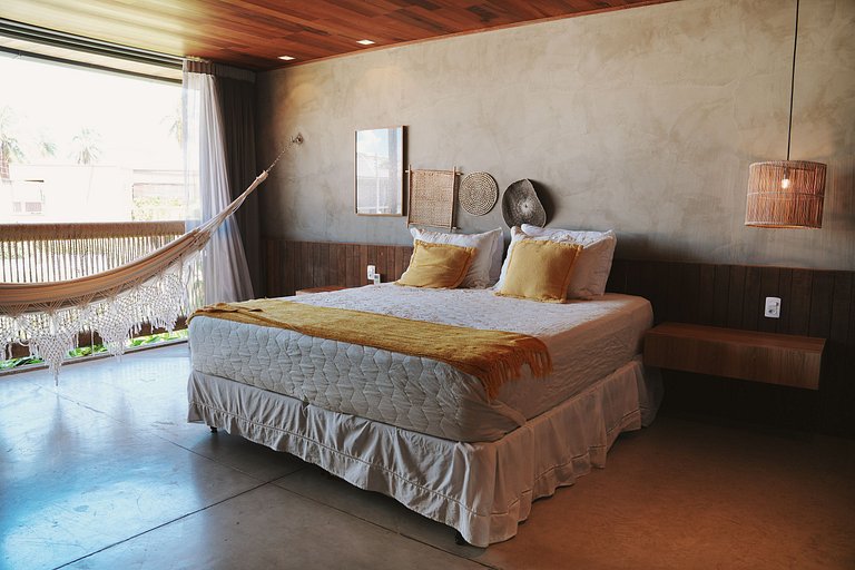 Casa com piscina aquecida, cozinheira, 30m do mar