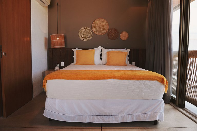 Casa com piscina aquecida, cozinheira, 30m do mar