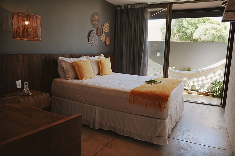 Casa com piscina aquecida, cozinheira, 30m do mar