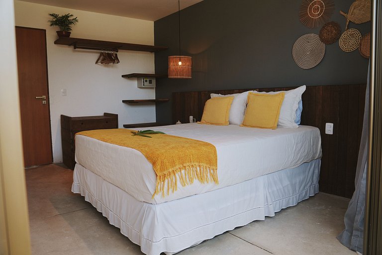 Casa com piscina aquecida, cozinheira, 30m do mar