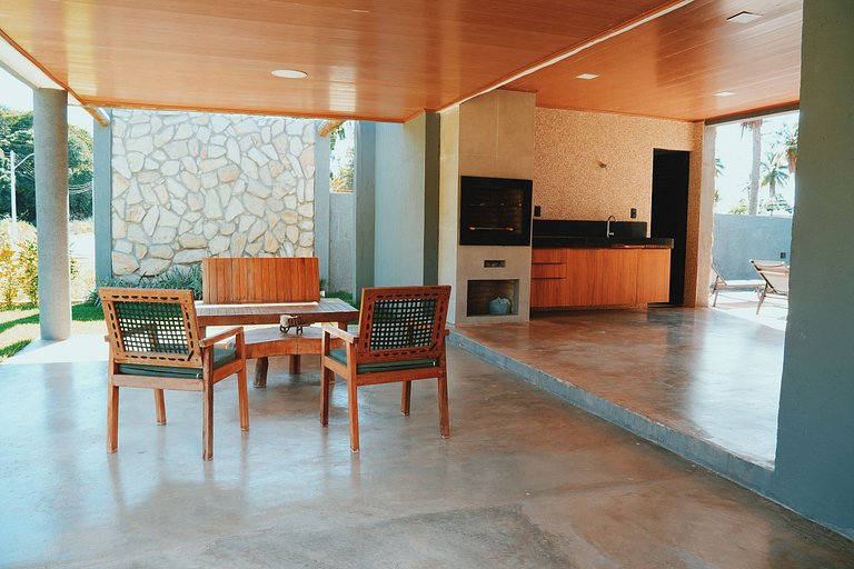 Casa em Milagres| 3 suítes, área gourmet, piscina