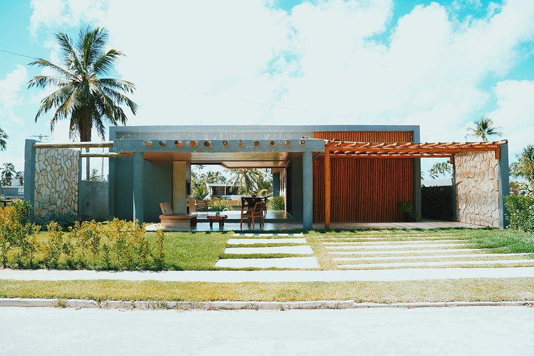 Casa em Milagres| 3 suítes, área gourmet, piscina