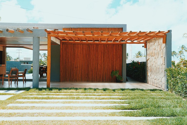 Casa em Milagres| 3 suítes, área gourmet, piscina