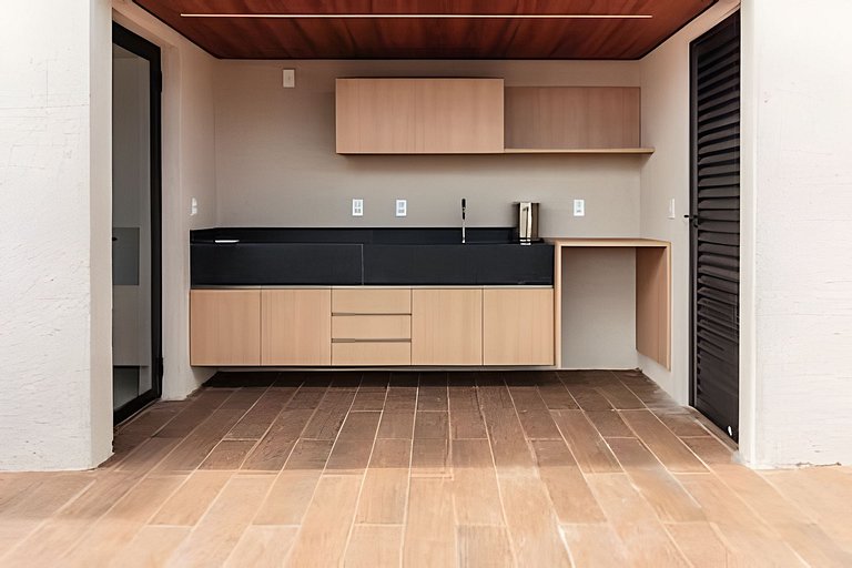 Duplex com rooftop em condomínio pé na areia