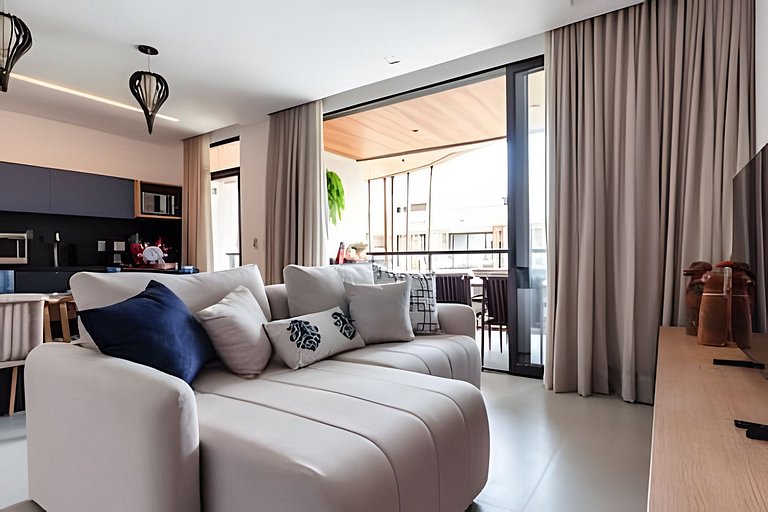 Duplex com rooftop em condomínio pé na areia