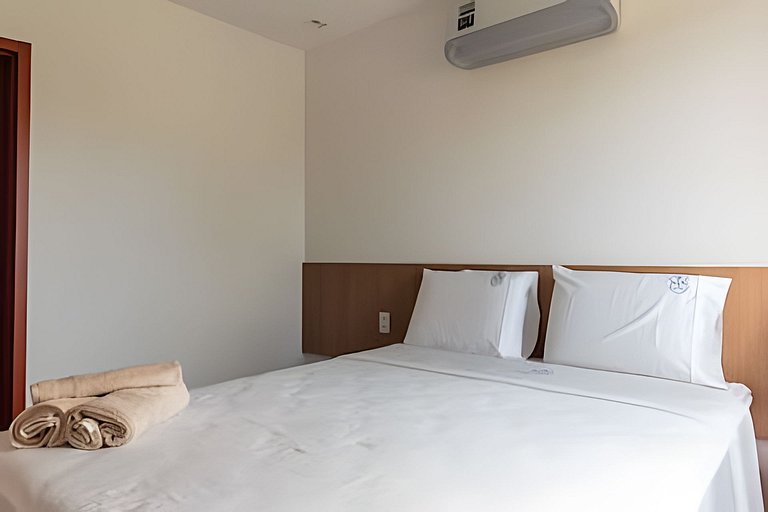 Duplex com rooftop em condomínio pé na areia